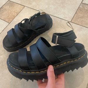 DR. MARTEN black sandals!